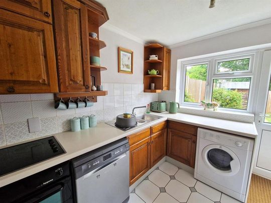 2 bedroom maisonette to rent - Photo 1