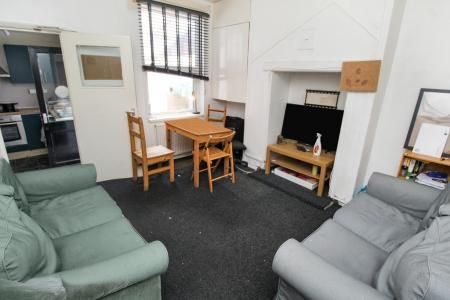 Montpelier Road (4 Bed), Dunkirk, Nottingham, NG7 - Photo 1