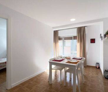 Single Bed in Rooms for rent in 4-bedroom apartment in L'Hospitalet... - Foto 3