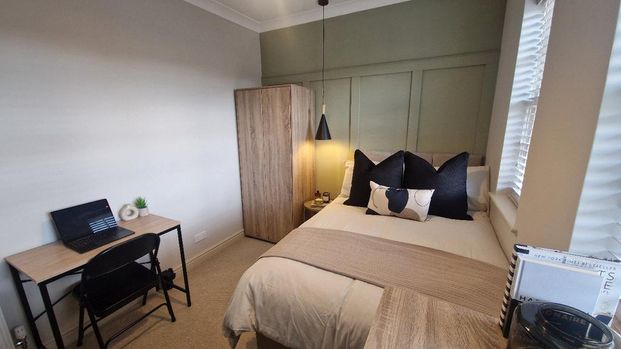 1 bedroom in a house share to rent - Photo 1