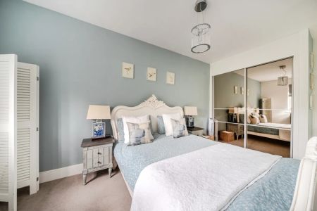 5 bedroom detached house to rent - Photo 3