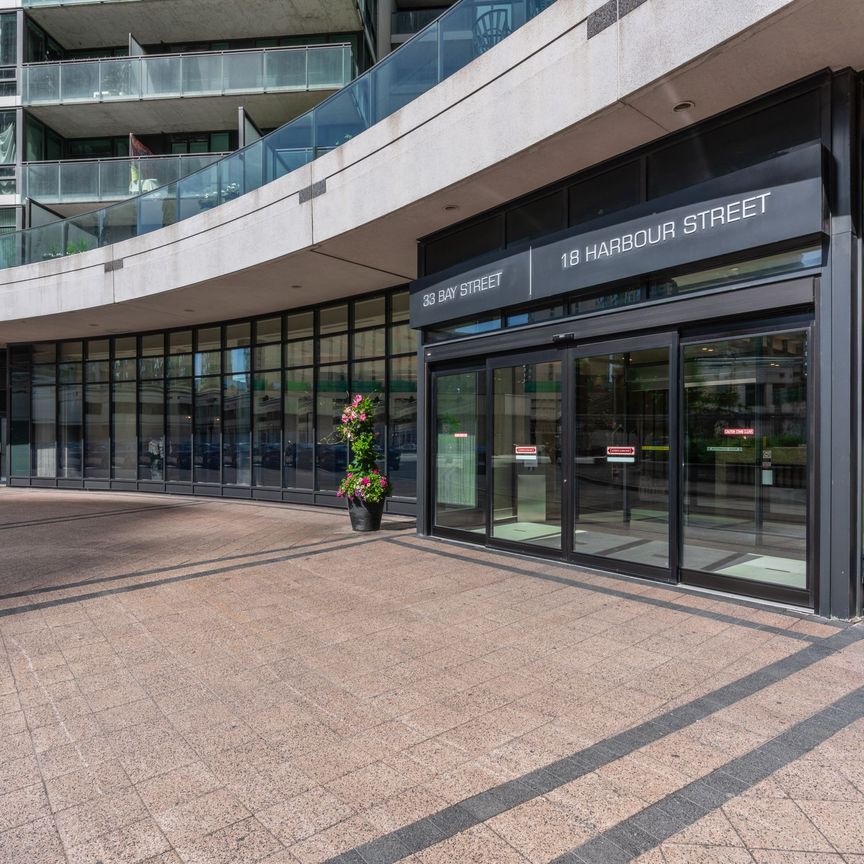 For Lease - 33 Bay Street Unit# 2011, Toronto, Ontario - Photo 1
