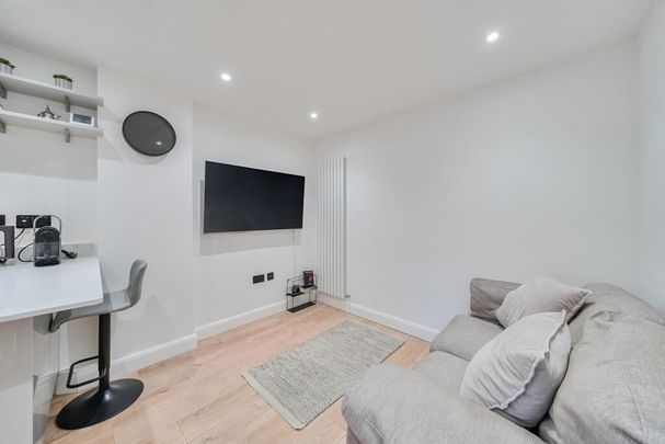 2 Bed Flat, Hazel Way, SE1 - Photo 1