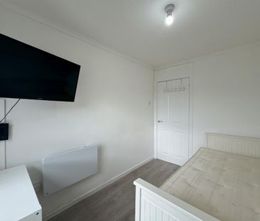 3 bedroom maisonette to rent - Photo 3
