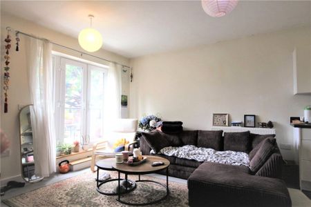 1 Bedroom Flat / Apartment - Archers Road, Southampton - Photo 4