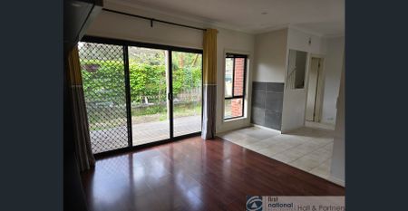 Modern Townhouse - Photo 2