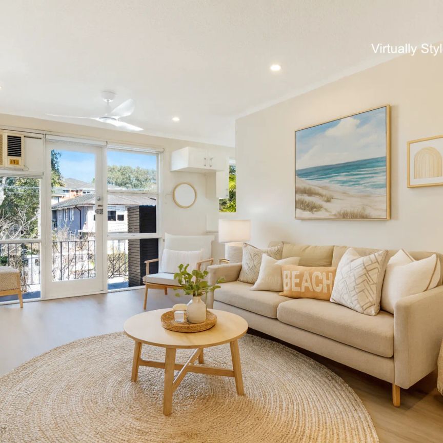 Light-filled top floor apartment in a lifestyle location - Photo 1