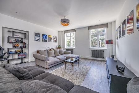 4 bedroom flat to rent - Photo 3