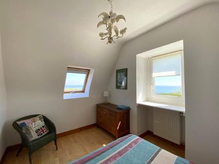 PLOUGONVELIN - Maison meublée de 114.27m² avec vue mer exceptionnelle - Photo 3