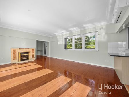 Cozy 3-Bedroom Home in Prime Location - Photo 5