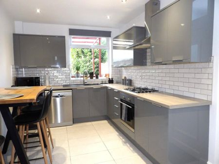 3 bedroom terraced house to rent - Photo 3