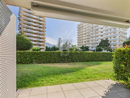 ENSOLEILLÉ AVEC TERRASSE - Photo 2