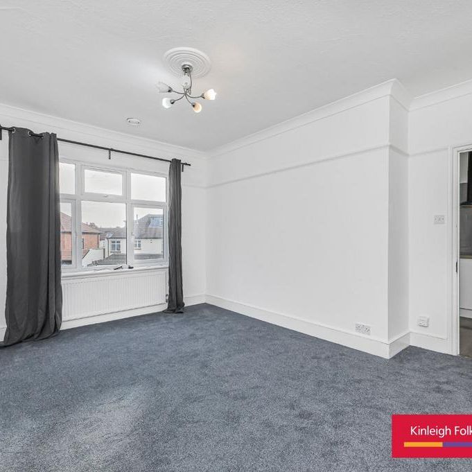 3 bedroom flat to rent - Photo 1