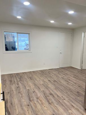 For Lease - 20 Meadowland Avenue Unit# B, Barrie, Ontario - Photo 1