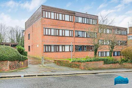 Manor Road, High Barnet, Hertfordshire, EN5 - Photo 2