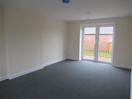 3 Bed House - Photo 2