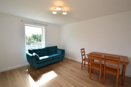 3 bedroom terraced house to rent - Photo 2