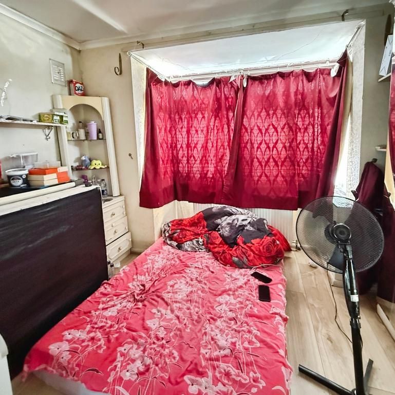 4 bedroom bungalow to rent - Photo 1