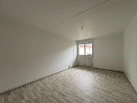Appartement à louer 4 pièces 82.66m² - Photo 3