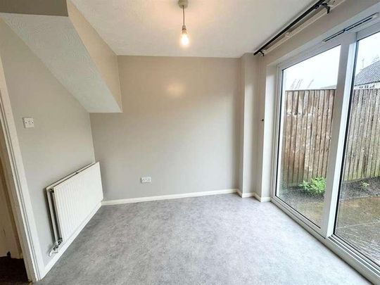 Lych Gate Mews, Lydney, GL15 - Photo 1