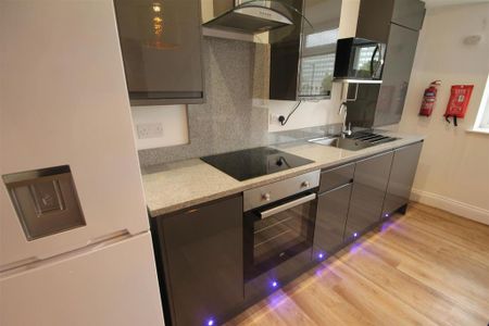 2 bedroom apartment to rent - Photo 5