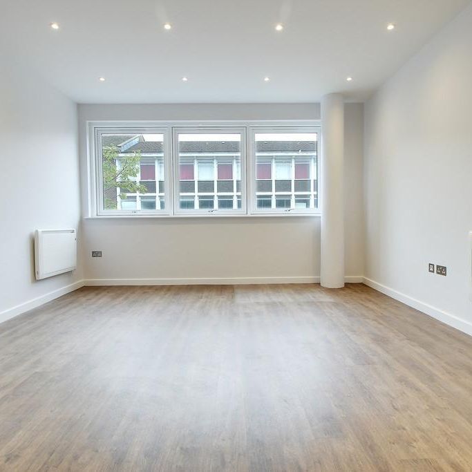 Studio to rent - Photo 1