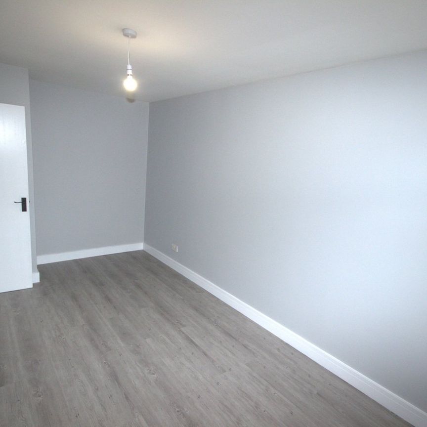 3 Bed Terraced House, Prospect Vale, SE18 - Photo 1