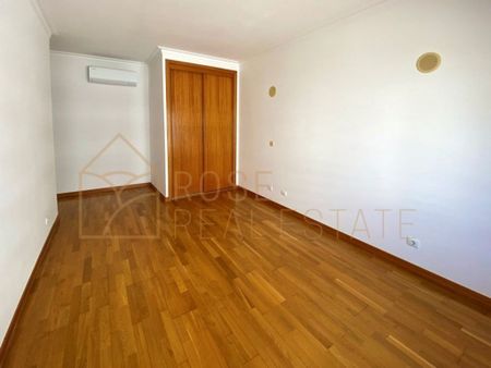 4 room luxury Flat for rent in Cascais e Estoril, Portugal - Photo 2