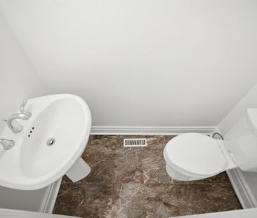 For Lease - 246 Walmer Road, Toronto, Ontario - Photo 4
