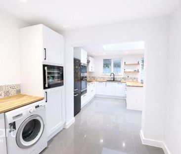 3 bedroom semi-detached house to rent - Photo 6