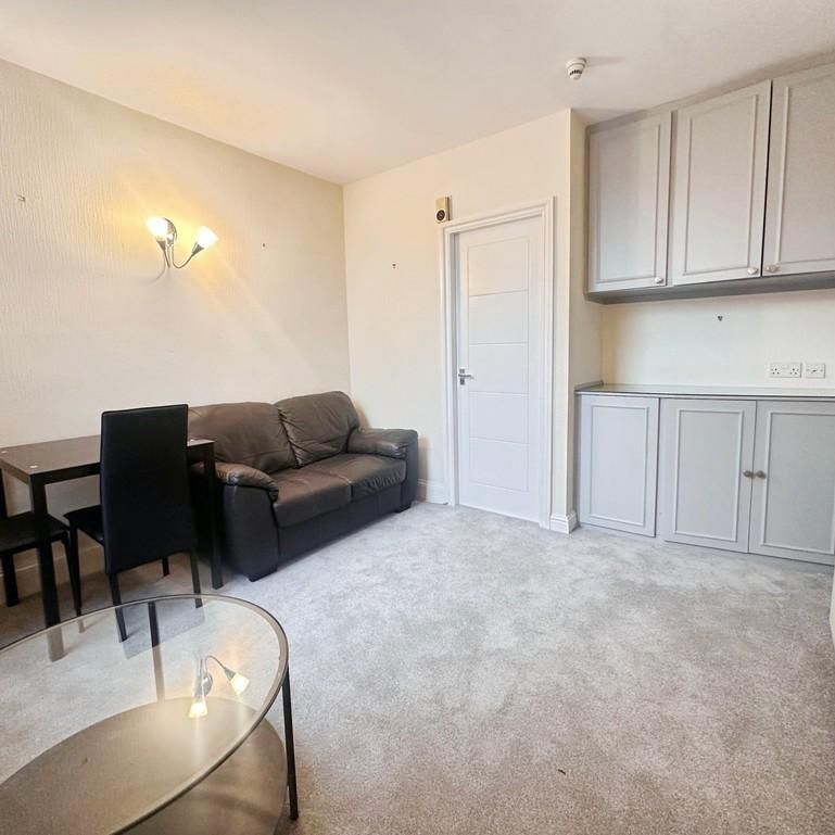 1 bedroom ground floor flat to rent - Photo 1
