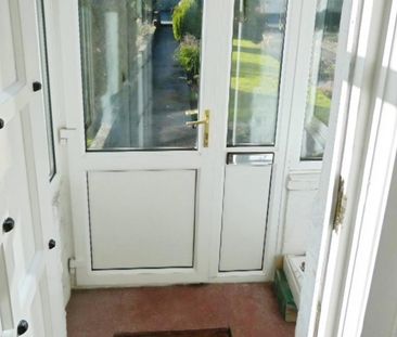 2 bedroom House To Let - Photo 3