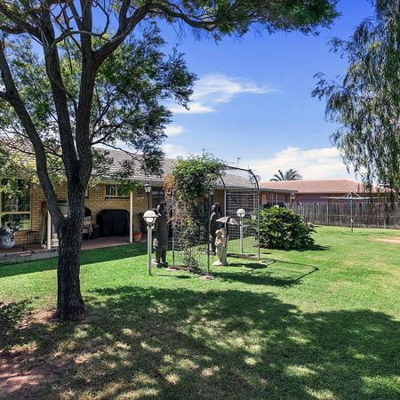 BREAK LEASE - Charming Family Home in Kawungan - Photo 4