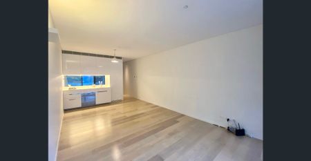 Bills Inclusive. Large 1 Bedroom Apartment in the Heart of Central Park. - Photo 4