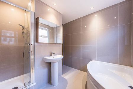 2 bedroom flat to rent - Photo 3