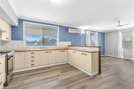 FAMILY LIVING WITH SWIMMING POOL - Photo 5