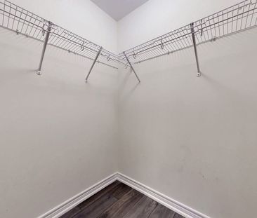 For Lease - 18 Hibiscus Lane, Hamilton, Ontario - Photo 5