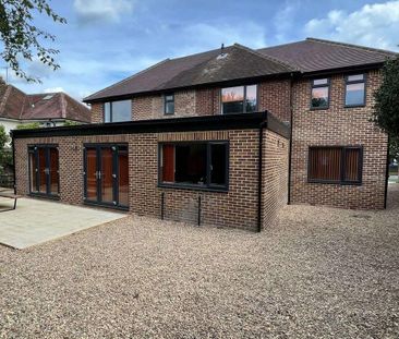 10 bedroom semi-detached house to rent - Photo 3