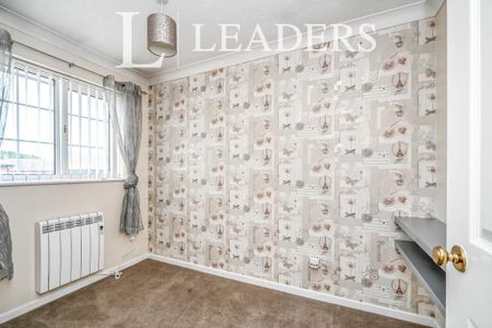 2 bedroom semi-detached house to rent - Photo 2