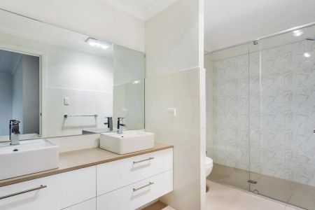 Modern Home in the heart of North Kellyville - Photo 4