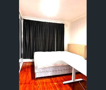 This Furnished 1 Bed 1 Bath with 1 Car Parking Unit For Lease - Photo 2