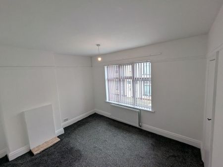 3 bedroom end of terrace house to rent - Photo 4