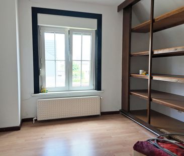 Zonnig en rustig gelegen alleenstaande woning te Eeklo! - Photo 1