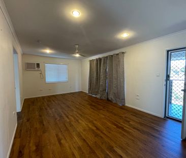 Dual Living + Massive Block Shed - Photo 6