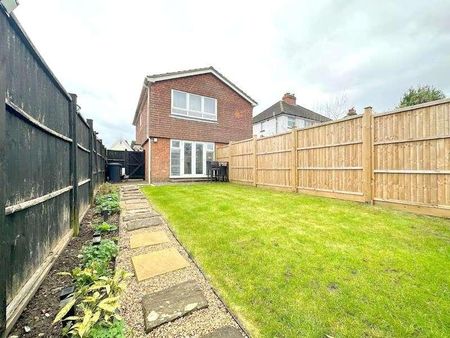 Dawnay Road, Great Bookham, Leatherhead, KT23 - Photo 4