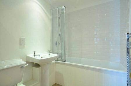 2 bedroom flat to rent - Photo 4
