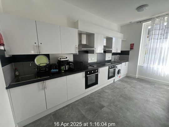 Studio Flat, Craven Park Road, NW10 - Photo 1