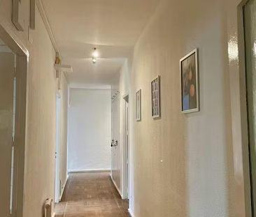 Calle de Raimundo Fernández Villaverde, Madrid, Community of Madrid... - Photo 3