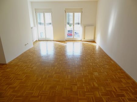 Gemütliche, geräumige und sonnige Mietwohnung mit neuer Küche und Parkplatz …! - Photo 2