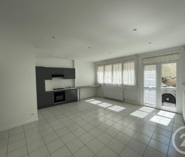 Location Appartement 2 pièces 45m² CHATEAUROUX 36000 - Photo 2